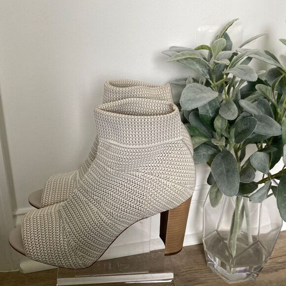 Avec Les Filles Mariah Peep Toe Stretch Knit Sock Ankle Booties Wood Heels White - Picture 3 of 13